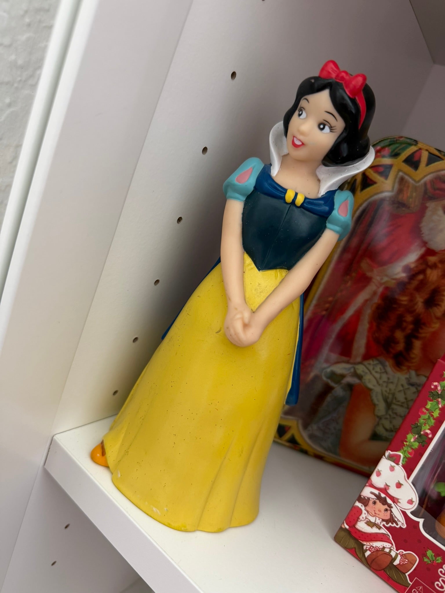 Snow White Vintage Bank
